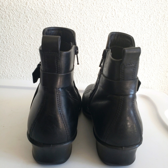 Еcco Women Black Leather Comfy Ankle Boots - Picture 8 of 16